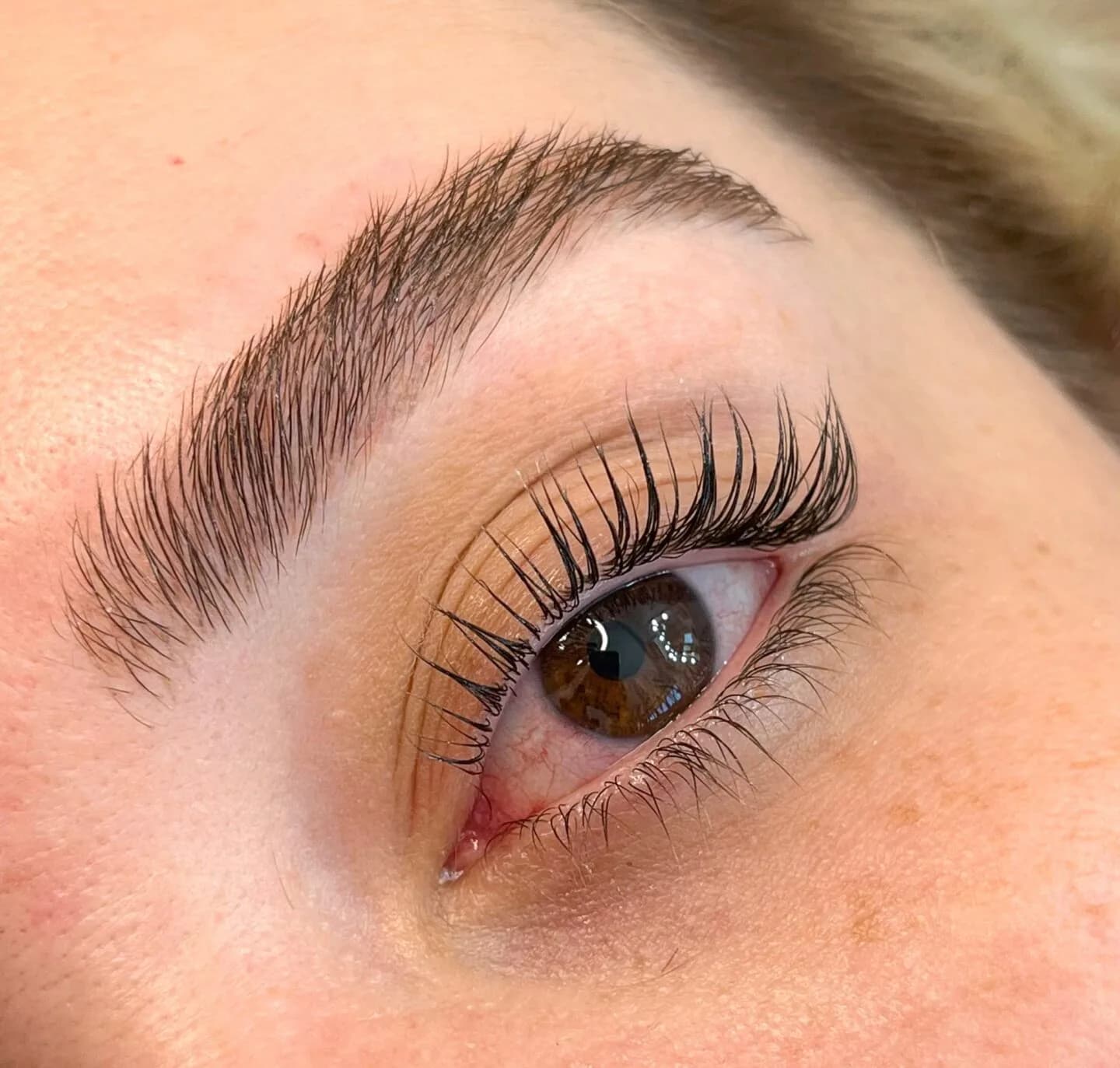 Lash Lifting